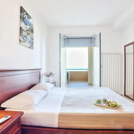 Mazzarosa Residence Roseto Degli Abruzzi Exterior photo