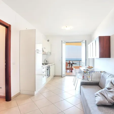 Mazzarosa Residence Roseto Degli Abruzzi Exterior photo